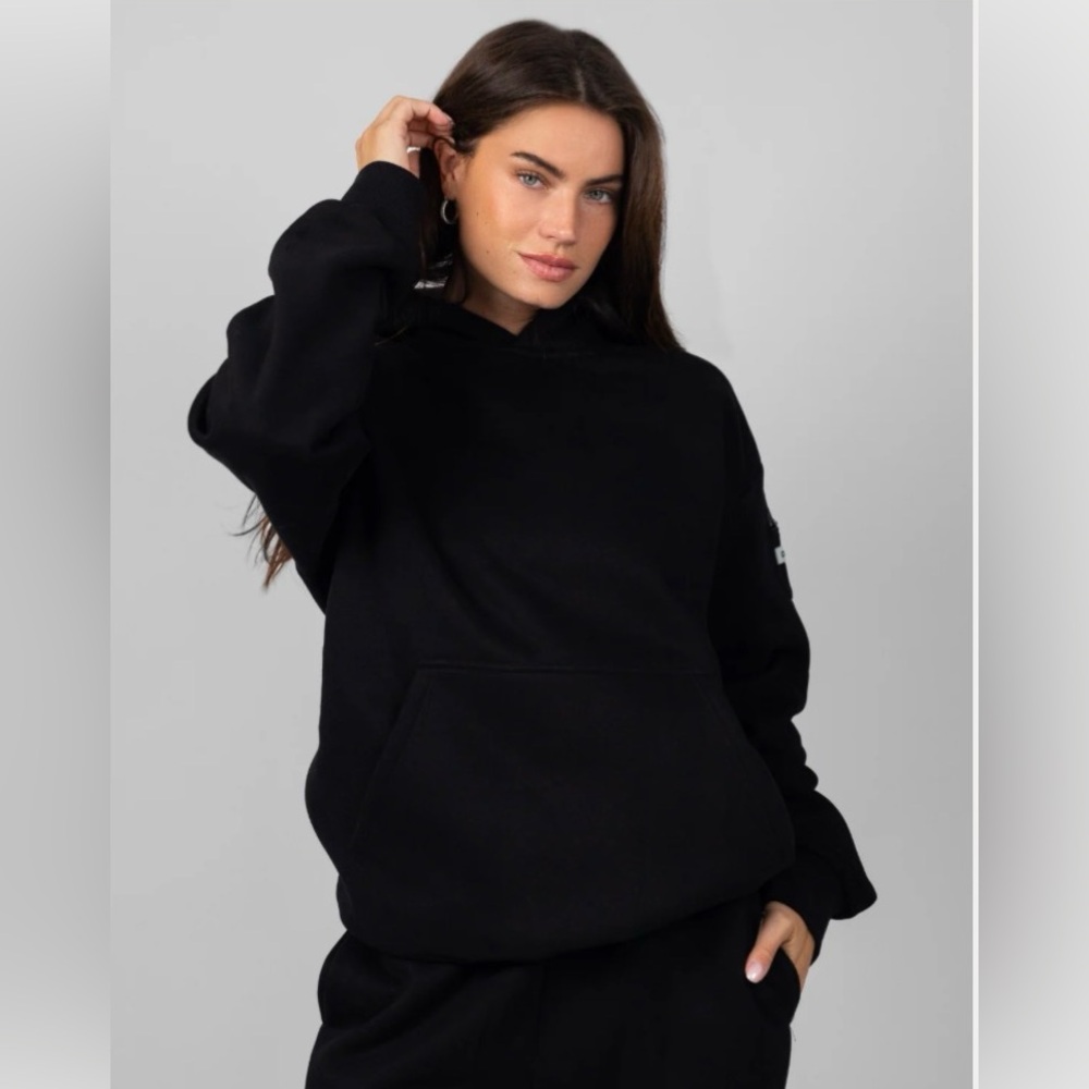 Comfrt Travel Essentials Hoodie Obsidian.NWT